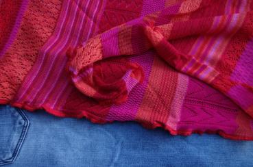 Invero Dreiecktuch Kyra flamenco, Farben , Struktur, Muster zu Jeans